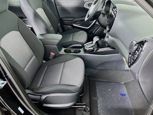 New 2025 Kia Soul S image 23