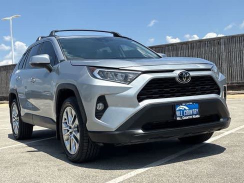 Used 2021 Toyota RAV4 XLE Premium FWD image 10