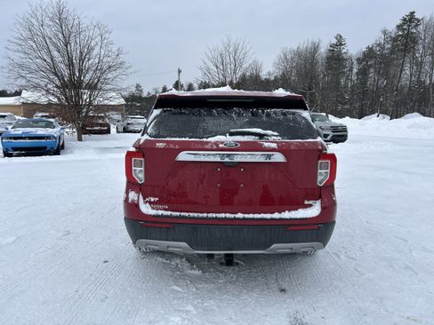Used 2020 Ford Explorer XLT w/ Equipment Group 202A image 5