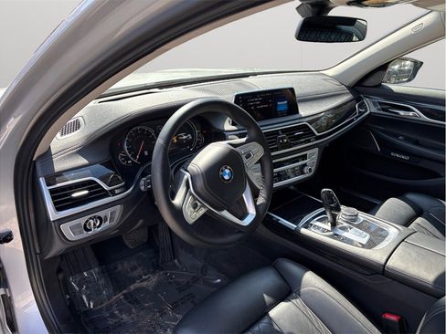 Used 2018 BMW 750i image 6