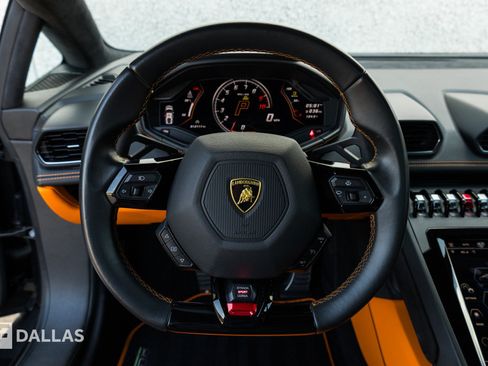Used 2022 Lamborghini Huracan EVO RWD image 25