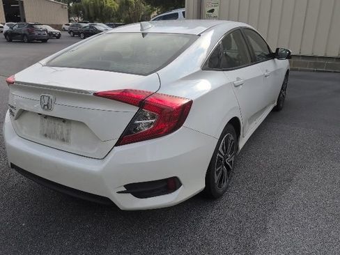 Used 2018 Honda Civic EX-L image 8