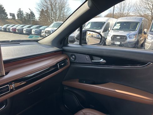 Used 2023 Lincoln Nautilus Reserve w/ Equipment Group 201A image 16