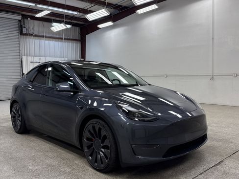Used 2023 Tesla Model Y Long Range image 26