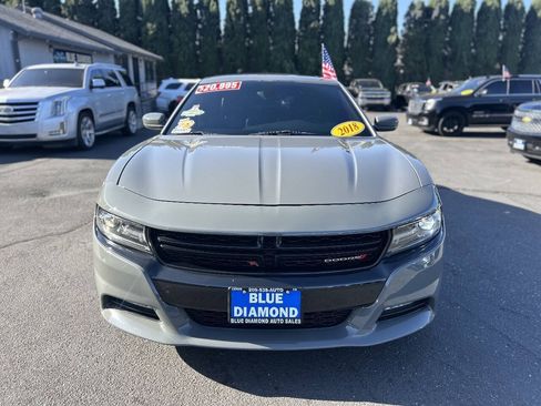 Used 2018 Dodge Charger R/T w/ Plus Group RWD image 2