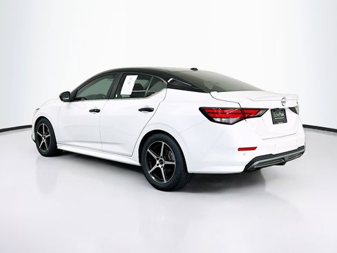 Used 2022 Nissan Sentra SR w/ SR Premium Package image 5