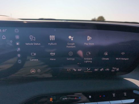 Used 2025 Buick Enclave Preferred AWD/4WD image 14