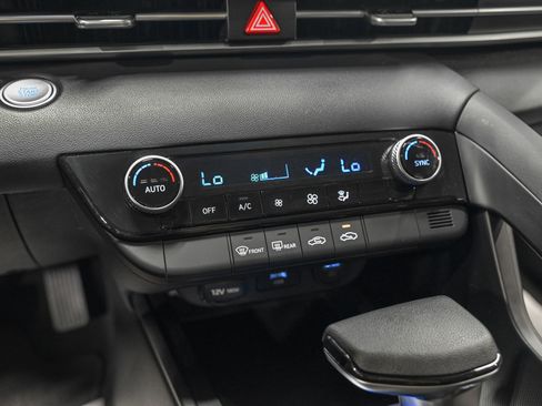 Used 2023 Hyundai Elantra SEL FWD image 24
