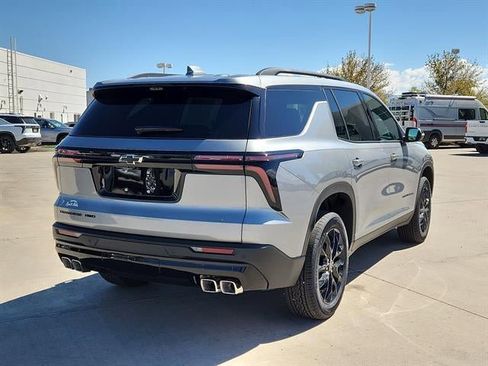 New 2026 Chevrolet Traverse LT w/ Midnight/Sport Edition AWD/4WD image 3