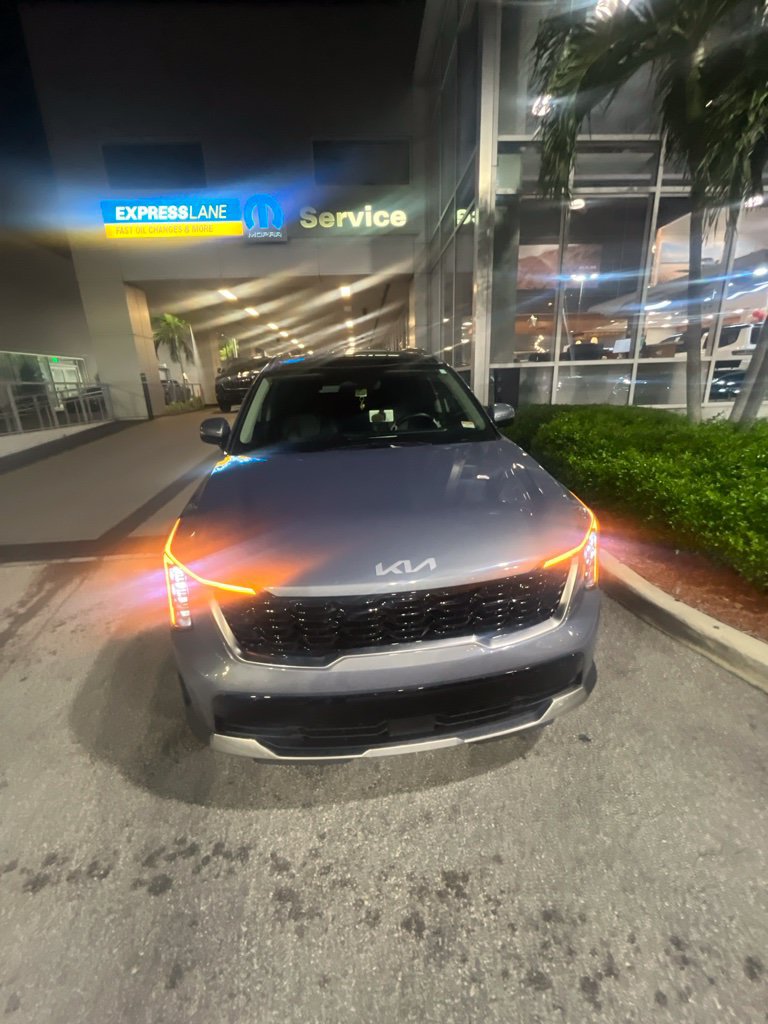 Used 2025 Kia Sorento S w/ Panoramic Sunroof Package FWD image 5