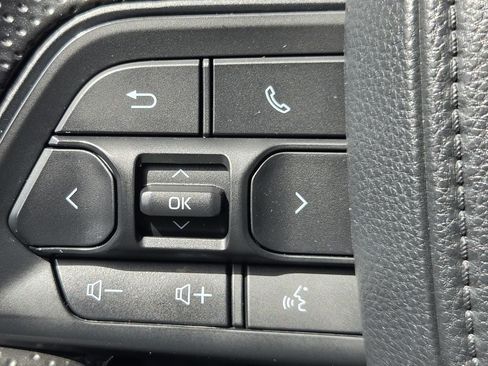 Used 2025 Toyota Tacoma SR5 AWD/4WD image 23
