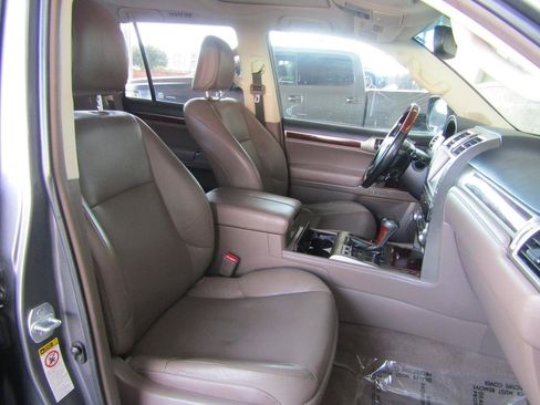 Used 2017 Lexus GX 460 Premium w/ Premium Package AWD/4WD image 13