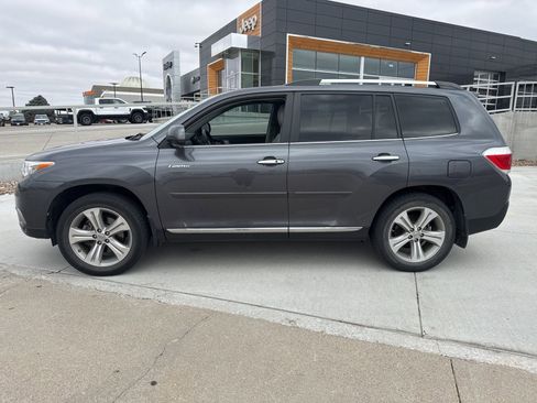 Used 2012 Toyota Highlander Limited w/ Tow Pkg image 2