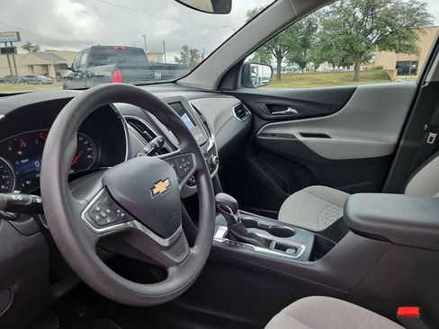 Used 2023 Chevrolet Equinox LS w/ LS Convenience Package FWD image 10