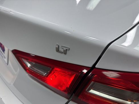 Used 2023 Chevrolet Malibu LT image 16