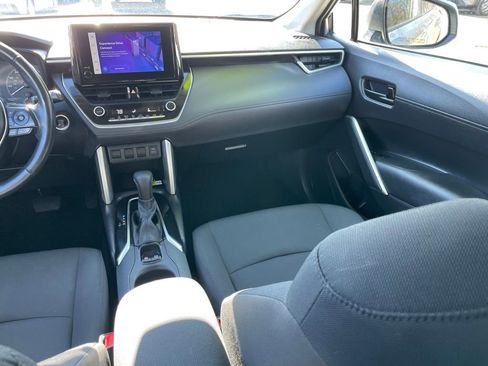 Used 2023 Toyota Corolla Cross LE w/ Moonroof Package AWD/4WD image 9