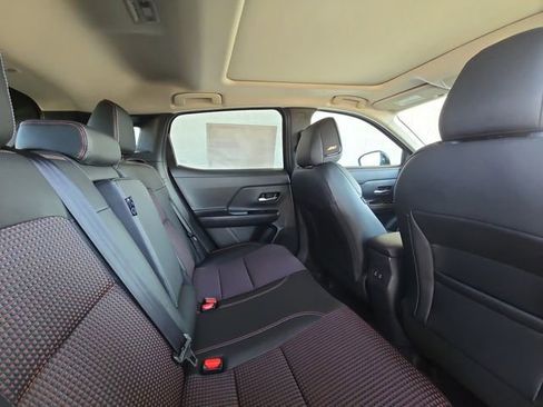 New 2026 Nissan Kicks SR image 28