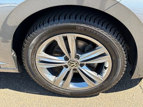 Used 2023 Volkswagen Jetta SE FWD image 7