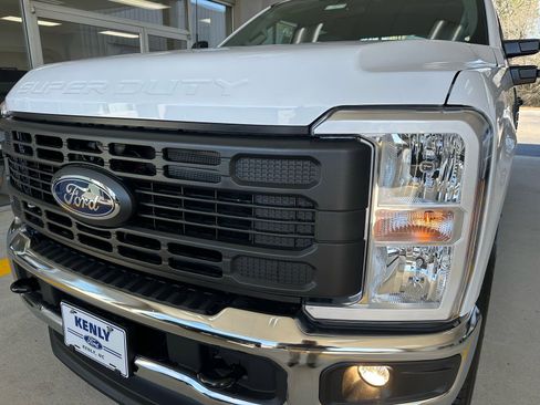 New 2026 Ford F250 XL w/ XL Chrome Package image 2