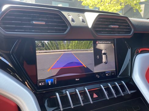 Used 2022 Lamborghini Urus image 40