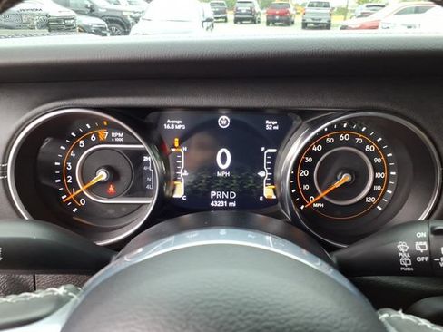 Used 2022 Jeep Wrangler Unlimited Sahara w/ Cold Weather Group AWD/4WD image 36
