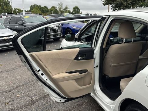 Used 2013 Honda Accord LX image 28