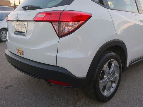Used 2017 Honda HR-V LX image 36