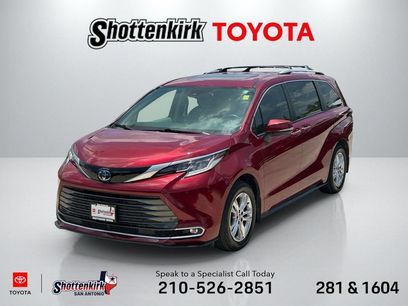 Certified 2023 Toyota Sienna Limited