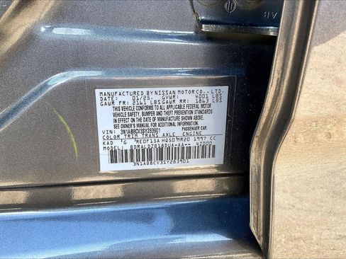 Used 2025 Nissan Sentra SV FWD image 32
