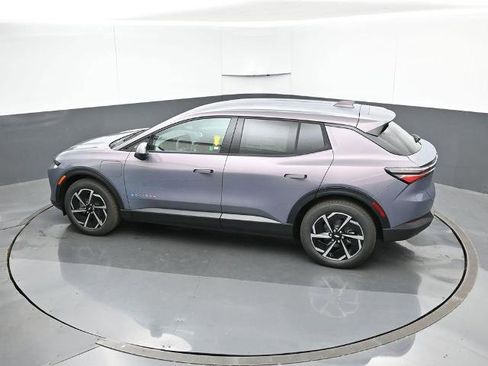 New 2026 Chevrolet Equinox EV LT image 19