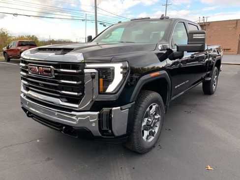 New 2026 GMC Sierra 2500 SLE w/ SLE Value Package; image 8