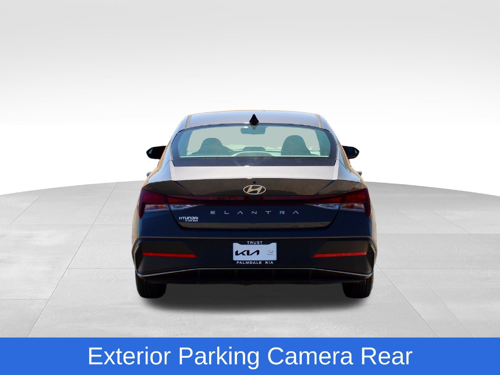 Used 2025 Hyundai Elantra SE FWD image 8