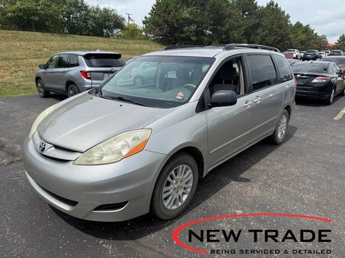Used 2007 Toyota Sienna LE FWD image 1