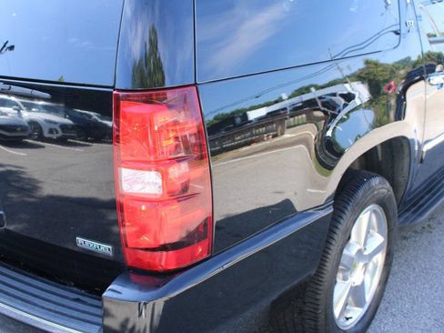 Used 2011 Chevrolet Suburban LTZ RWD image 22