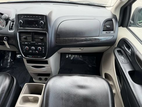 Used 2016 Dodge Grand Caravan SE w/ Quick Order Package 29E SE FWD image 27