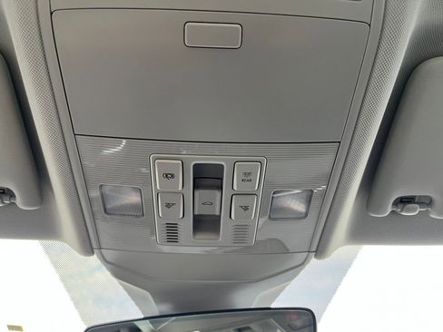 Used 2025 Volkswagen Jetta SE image 24