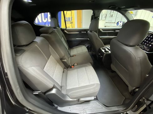 Used 2025 GMC Acadia Elevation image 29