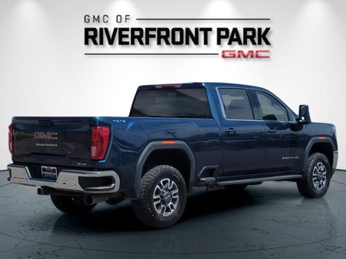 Used 2021 GMC Sierra 2500 SLE w/ SLE Value Package; AWD/4WD image 3