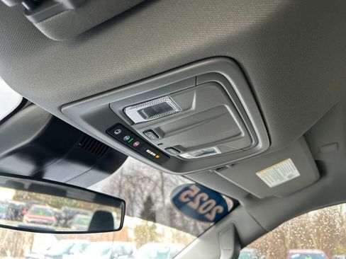 Used 2025 Chevrolet Silverado 1500 LT image 18