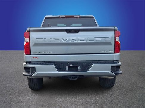 Used 2025 Chevrolet Silverado 1500 Custom image 5