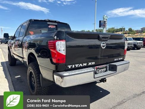 Used 2018 Nissan Titan SV AWD/4WD image 3