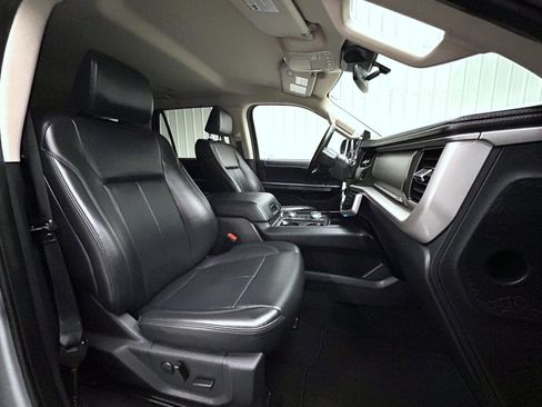 Used 2024 Ford Expedition Max XLT image 15