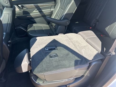 Certified 2025 Buick Enclave Avenir w/ Super Cruise Package image 31