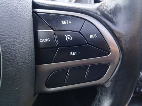 Used 2021 Dodge Charger SXT w/ Leather Interior Group RWD image 25