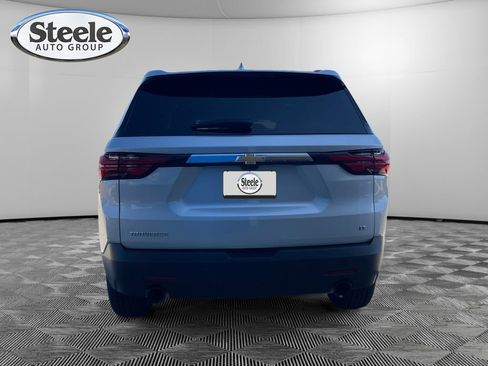 Used 2022 Chevrolet Traverse LT image 4
