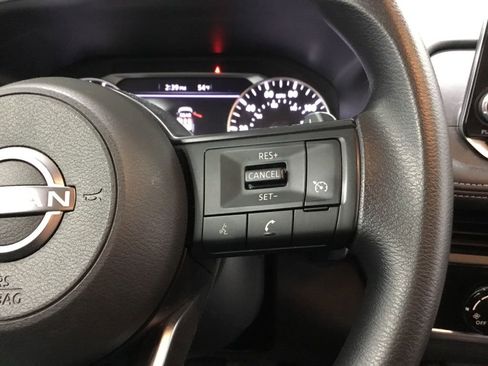 Used 2024 Nissan Rogue S image 32