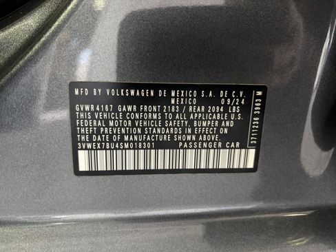 Used 2025 Volkswagen Jetta SE image 33