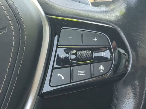 Used 2021 BMW 530i w/ Convenience Package image 26