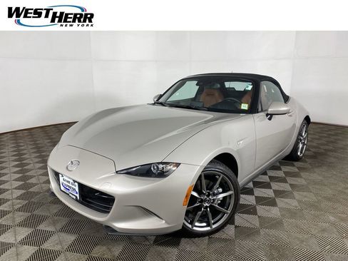Used 2023 MAZDA MX-5 Miata Grand Touring RWD image 1