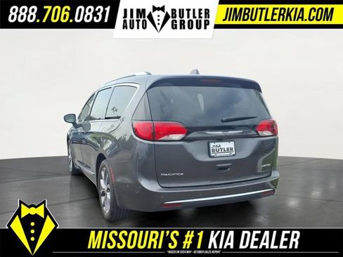 Used 2019 Chrysler Pacifica Limited w/ Advanced Safetytec Group FWD image 5